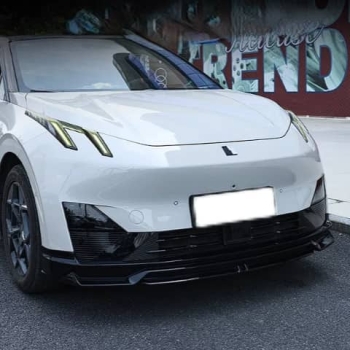 Bodykit Lynk & Co 02
